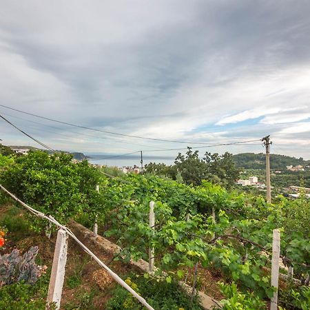 Villa Rondo Himare Exterior photo